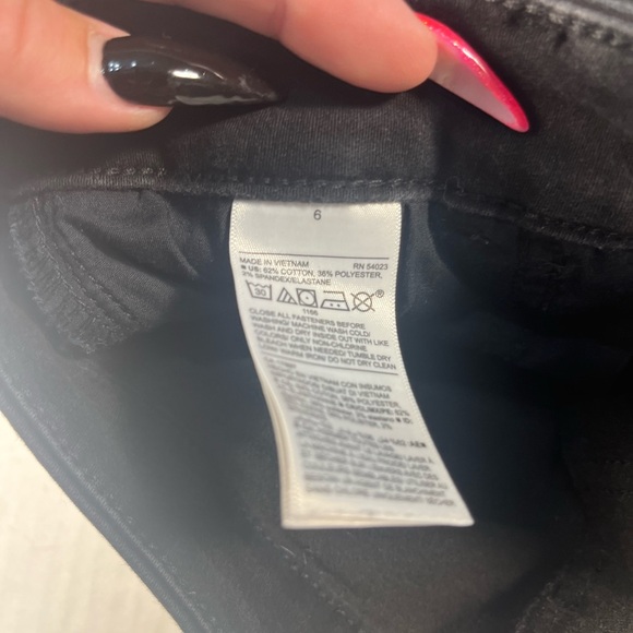 Lot of 3 Old Navy Rockstar Jeans Sizes 8 & 6 - Picture 8 of 10